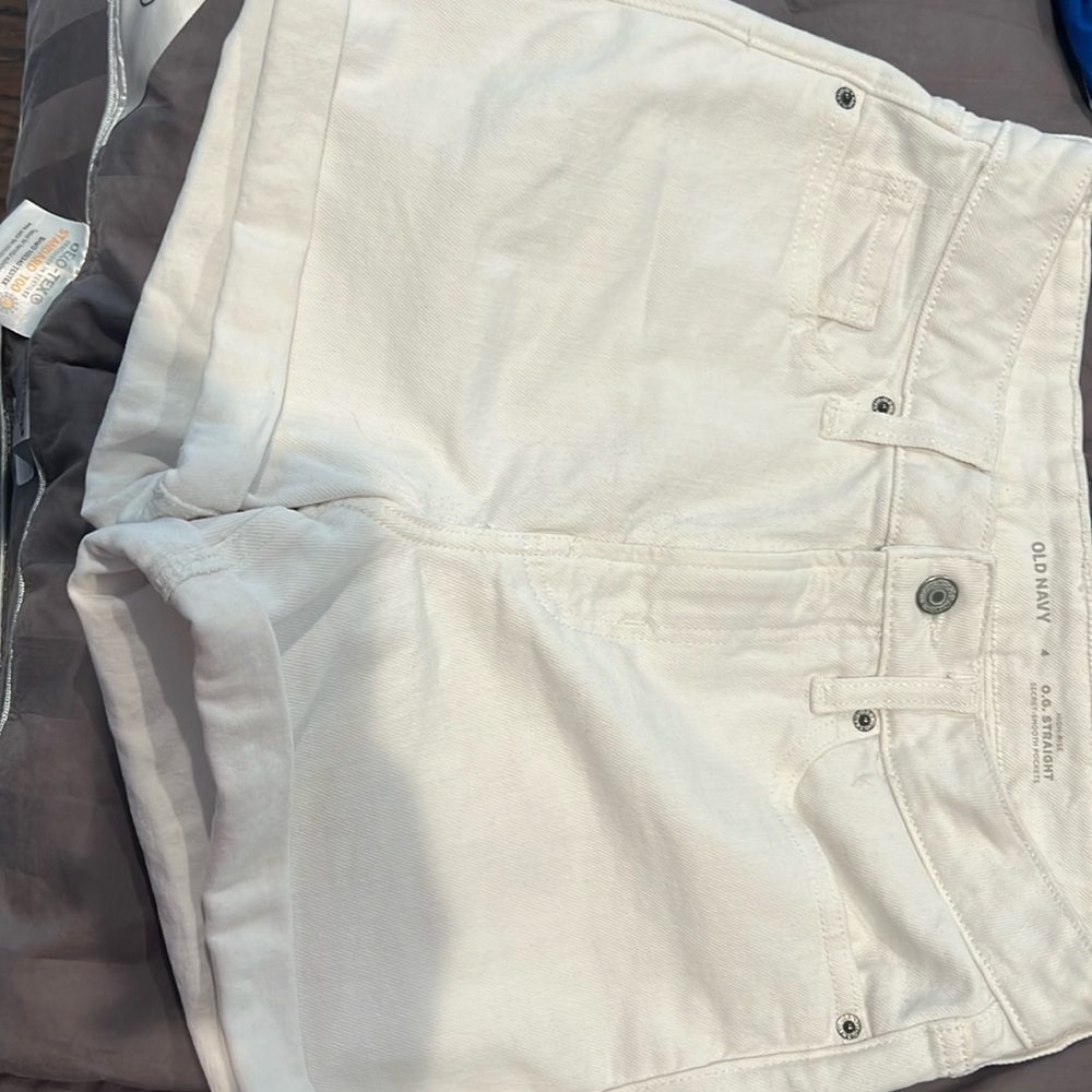 Old navy white shorts